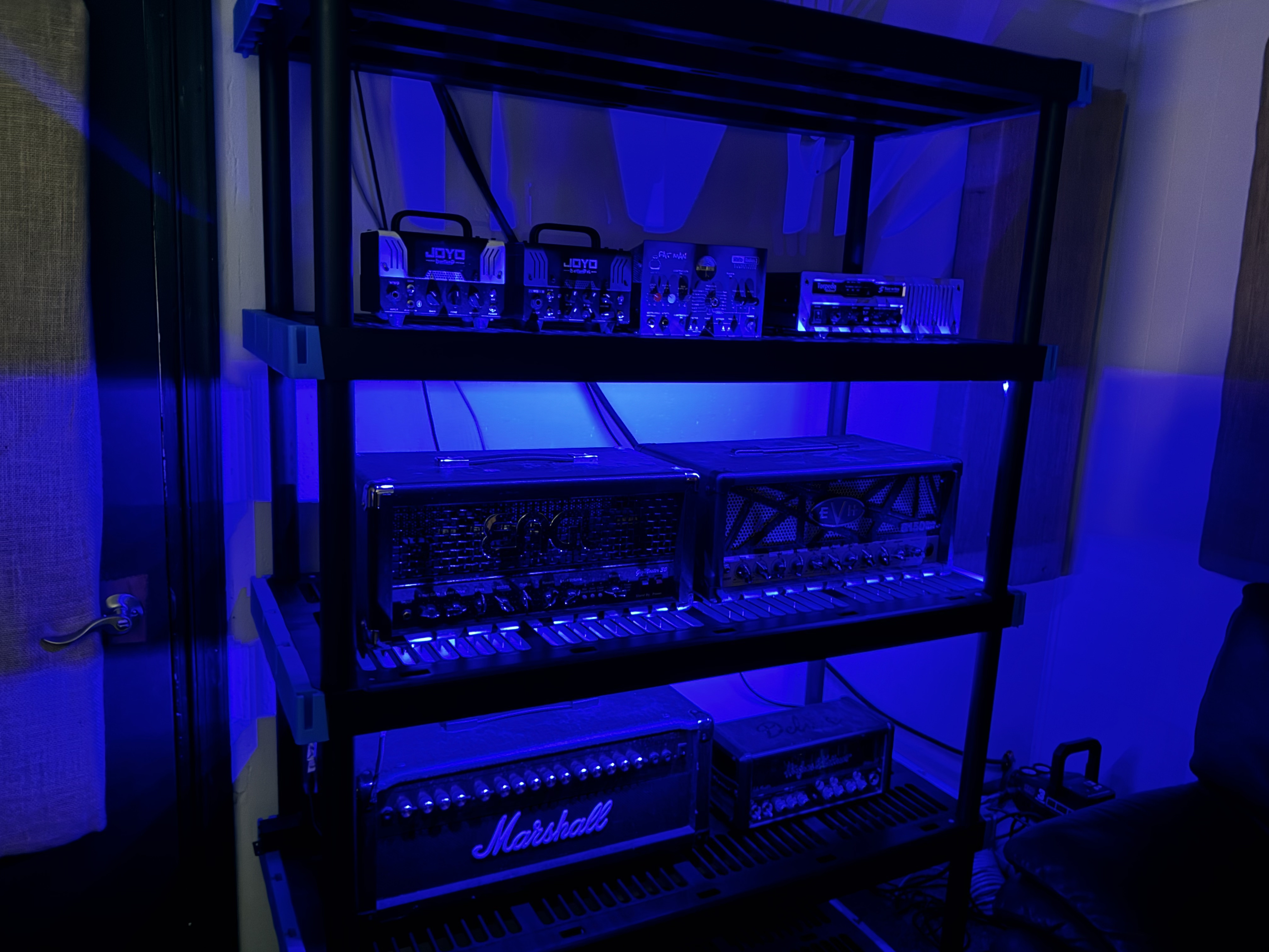Amp rack for reamping